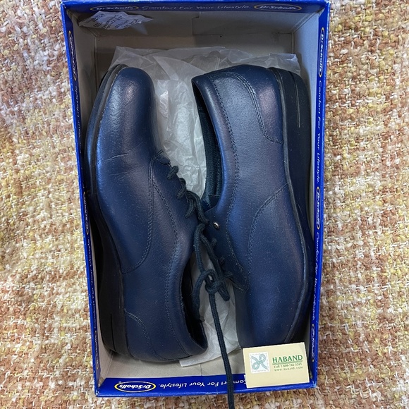 Dr. Scholl's Navy Leather Walking Shoes Walker Sneaker Women 8 Medium New W/ Box - Picture 7 of 8